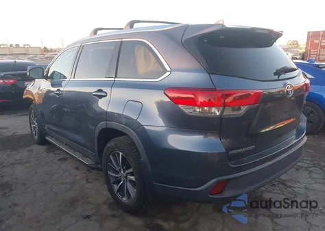 2019 Toyota Highlander Hybrid Xle z USA, uszkodzony, nr VIN 5TDJGRFH3KS076846